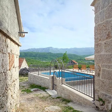 빌라 Mons Sarici (Split-Dalmatia)