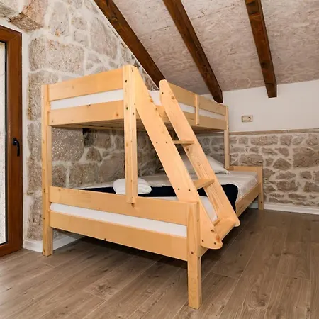 빌라 Mons Sarici (Split-Dalmatia)